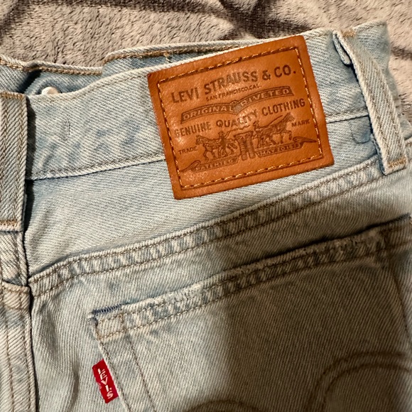 Levi Jean Shorts - Picture 1 of 9